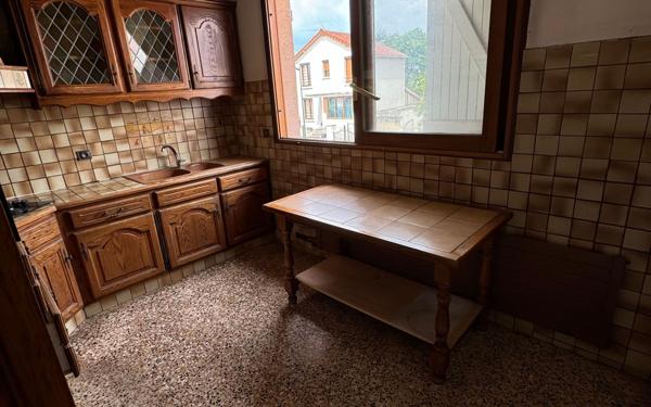 Maison à vendre    6 pièces • 210 m2 Le Blanc-Mesnil