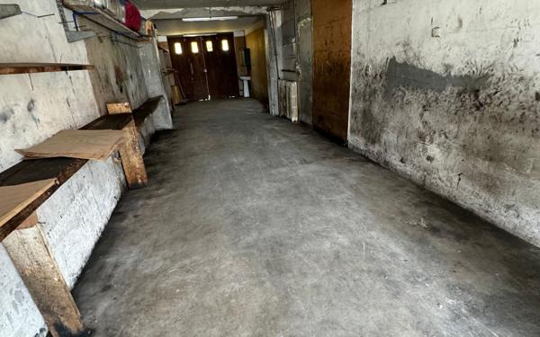 Maison à vendre    6 pièces • 210 m2 Le Blanc-Mesnil