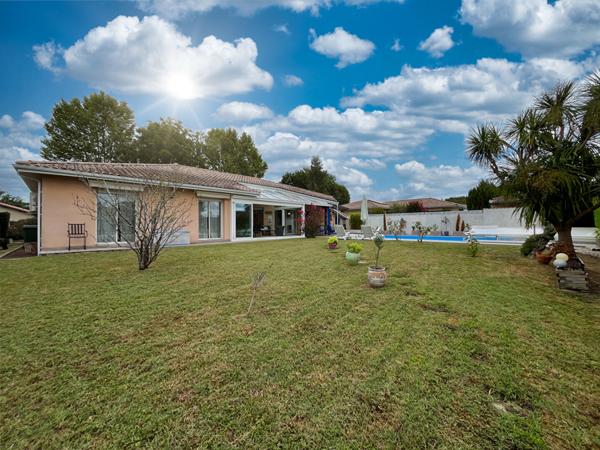 Proche SAINT GEOURS DE MAREMNE - Maison 6 pièces - 164m² + dépendances