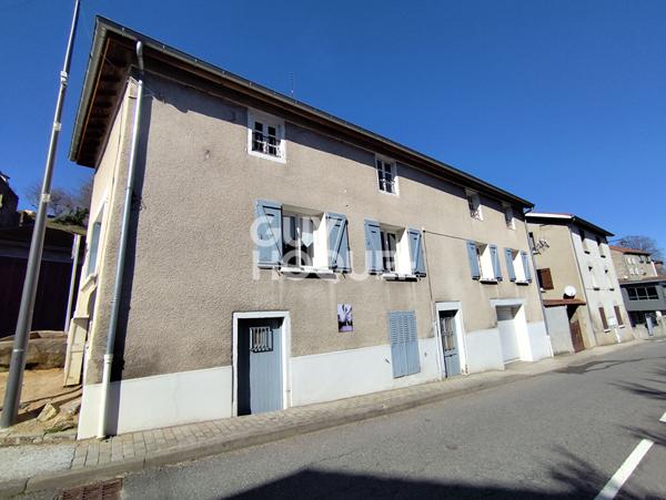 Maison de village située à Saint Georges En Couzan de 192 m2