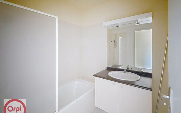 Appartement à vendre    2 pièces • 47 m2 Billère