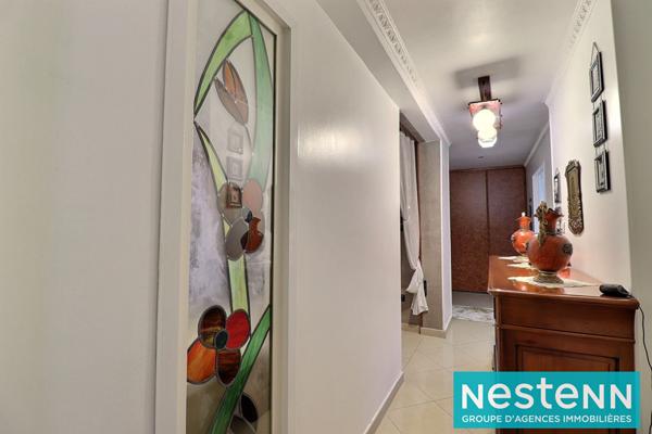 À 5 minutes à pied du métro Gratte-Ciel ? Maison familiale T5 de 123 m² avec cour privative à Villeurbanne