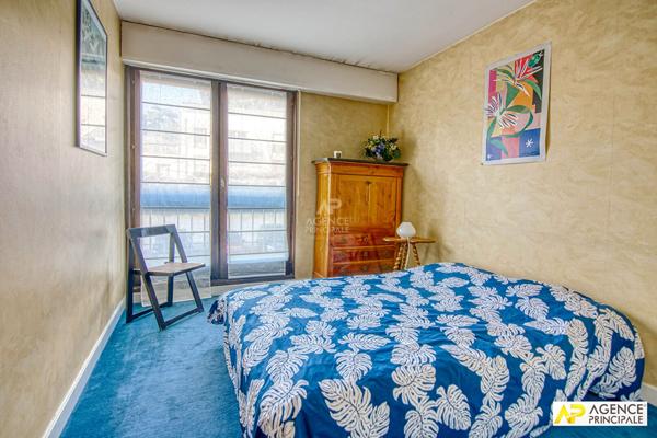 Versailles Glatigny Appartement 5 pièces 110 m² avec chambre attenante de 16m² situé au 1er étage avec ascenseur, balcon plein sud, 2 caves et une place de parking €750 000 ** - Référence 27252