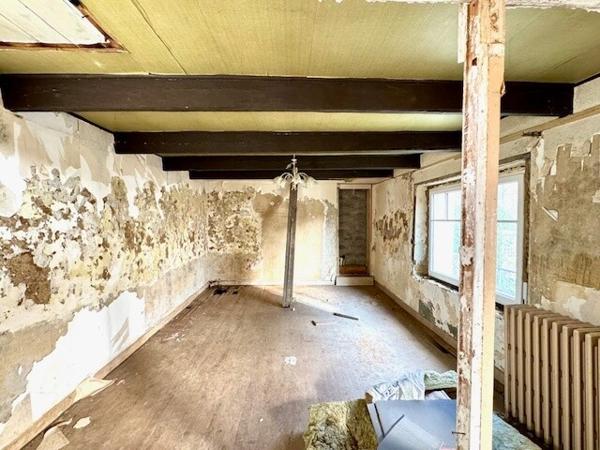 CHATELAUDREN centre, Maison à rénover