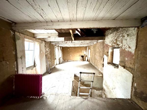 CHATELAUDREN centre, Maison à rénover