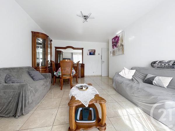 Appartement F3 à vendre  3 pièces - 62,80 m2 MOISSY CRAMAYEL - 77
