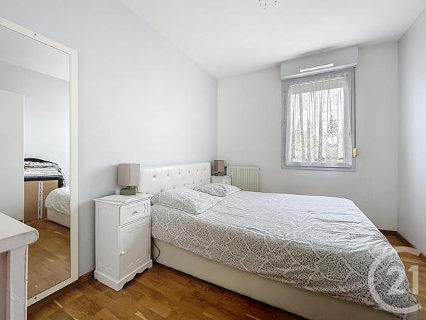 Appartement F3 à vendre  3 pièces - 62,80 m2 MOISSY CRAMAYEL - 77