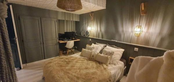 PROPRIÉTÉ DE CARACTÈRE À DOMPIERRE SUR MER.