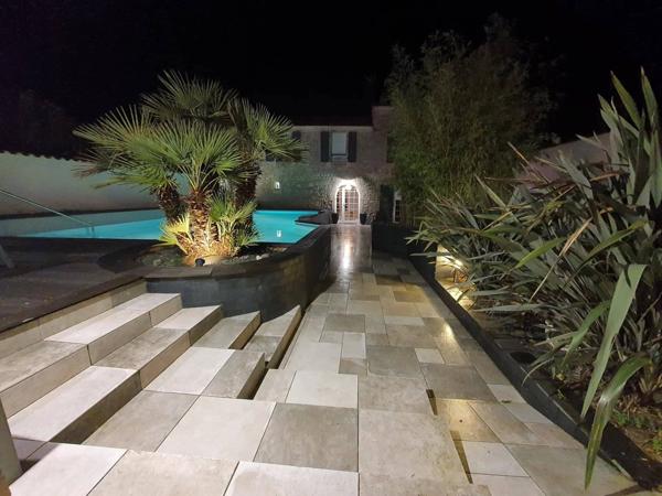 PROPRIÉTÉ DE CARACTÈRE À DOMPIERRE SUR MER.