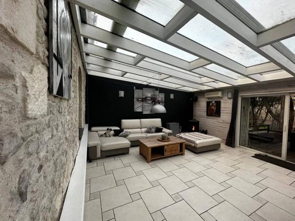 PROPRIÉTÉ DE CARACTÈRE À DOMPIERRE SUR MER.