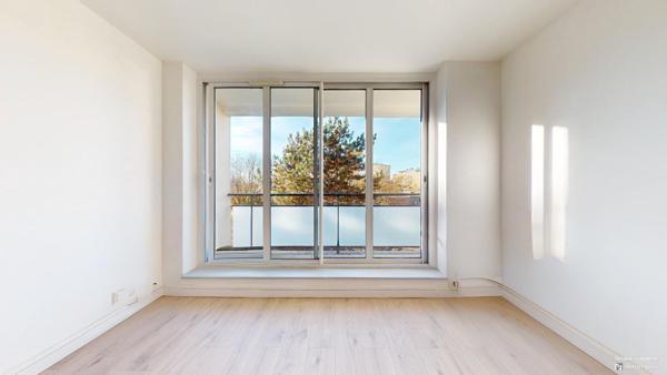 Appartement 3 pièces 48m2 - Metro L7