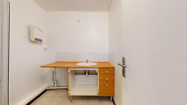 Appartement 3 pièces 48m2 - Metro L7