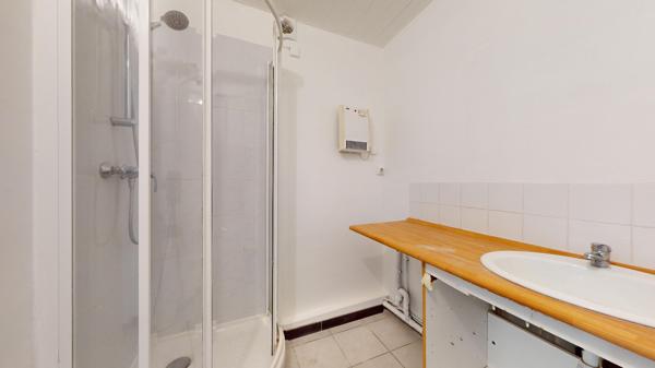 Appartement 3 pièces 48m2 - Metro L7