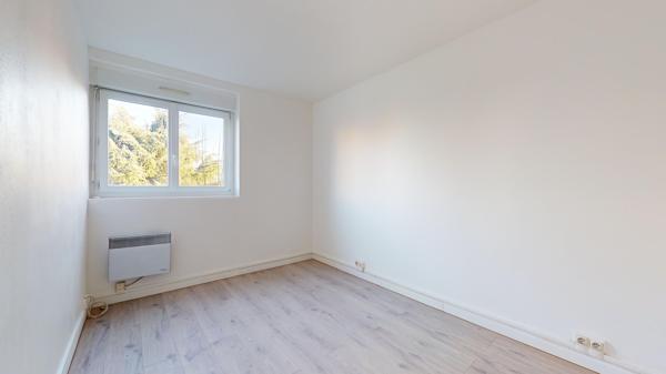 Appartement 3 pièces 48m2 - Metro L7