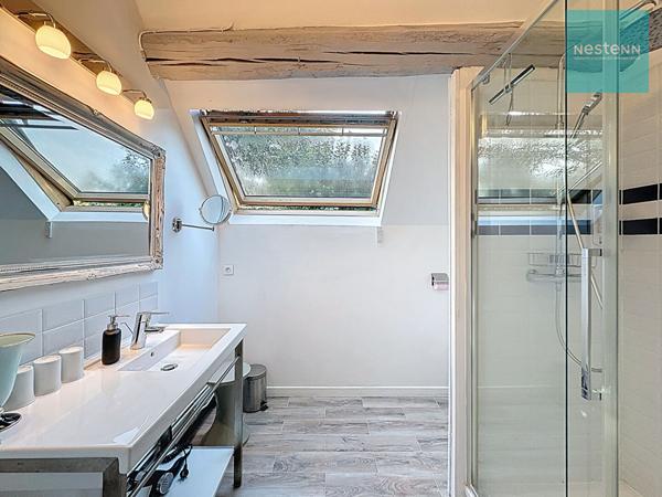 Propriété à vendre à Amboise sur plus d'un hectare, 366m² habitables, 9 chambres, piscine