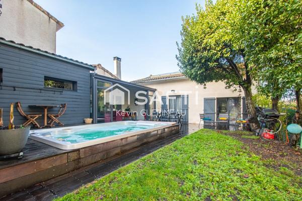 Belle échoppe en pierre 125m2 3 chambres jardin et piscine/spa