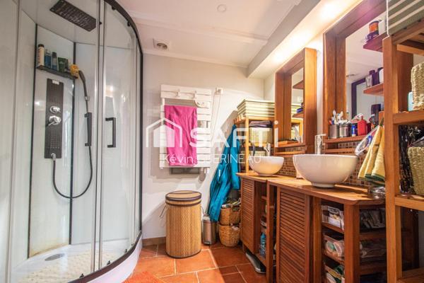 Belle échoppe en pierre 125m2 3 chambres jardin et piscine/spa