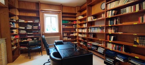 VENTE d'une propriété de 11 pièces (390 m²)