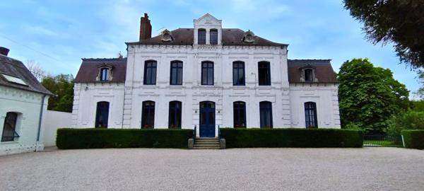 VENTE d'une propriété de 11 pièces (390 m²)