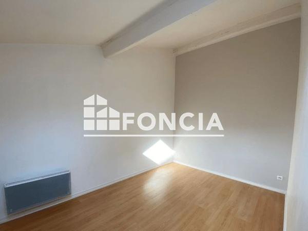 Location Appartement 4 pièces 107 m² - 17 RUE DES VIEILLARDS Clermont-ferrand 63000