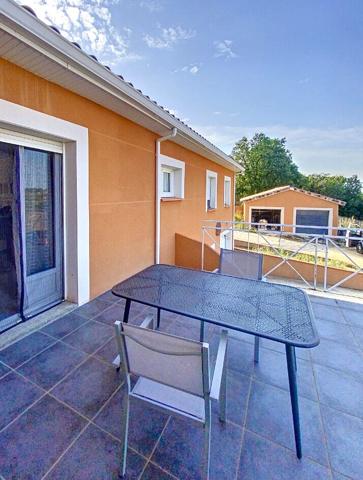 Grande maison 8 pieces sur les hauteurs avec vue degagee proche de Montauban