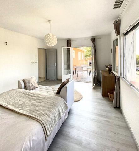 Grande maison 8 pieces sur les hauteurs avec vue degagee proche de Montauban