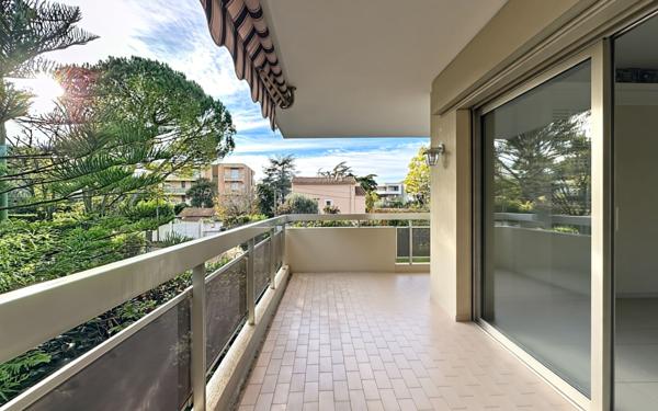 Appartement à louer    2 pièces •  Le Cannet