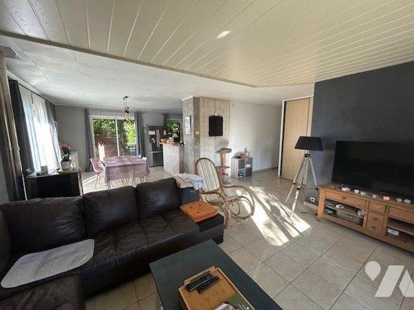 MAISON A VENDRE BAUGE EN ANJOU
Maison de Plain-Pied située 5 minutes de Baugé.
Agréable maiso...