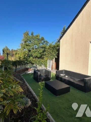 MAISON A VENDRE BAUGE EN ANJOU
Maison de Plain-Pied située 5 minutes de Baugé.
Agréable maiso...