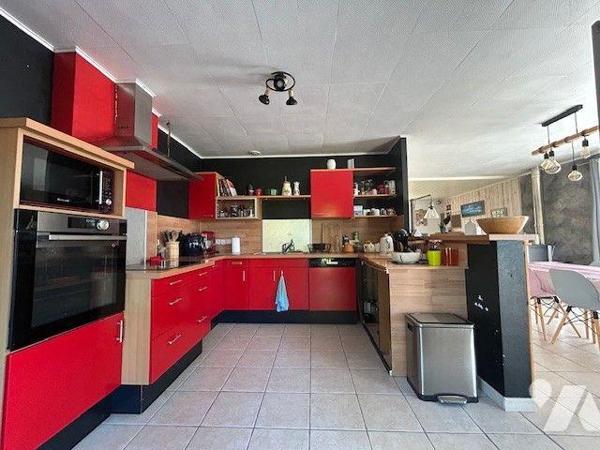 MAISON A VENDRE BAUGE EN ANJOU
Maison de Plain-Pied située 5 minutes de Baugé.
Agréable maiso...