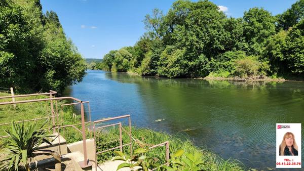 Tosny - Agréable villa avec vue et accès direct à la Seine de 124 m2 -  3 chambres - Bel environnement reposant, calme et reposant -  Terrain 947 m2 - Prix : 383.000 Euros