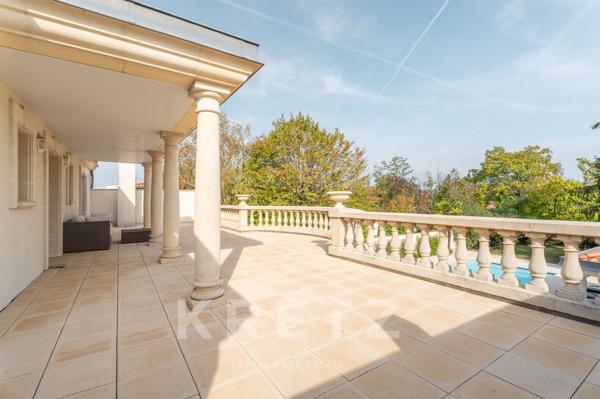 MERIGNAC - Villa 5 chambres de 301 m2 avec piscine & garage