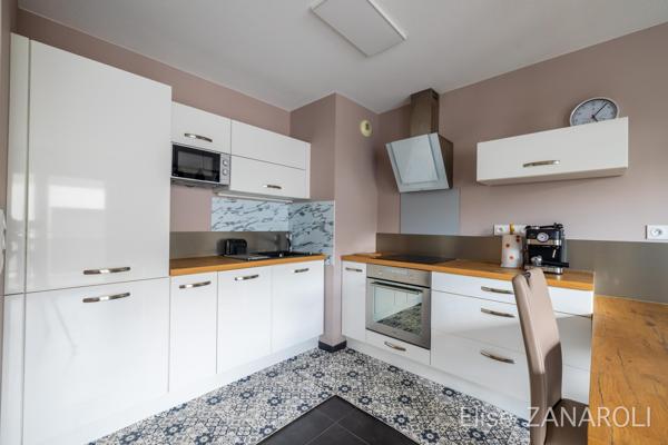 Appartement 2 pièces en Duplex avec terrasses et Garage!