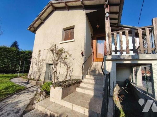 Petit maison avec jardin et garage