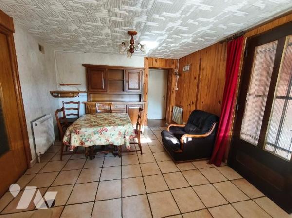 Petit maison avec jardin et garage