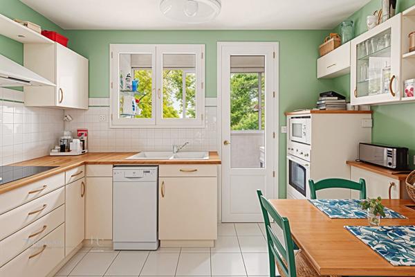 NANTES ZOLA T4-Balcon-Cave & Stationnement,  
Nantes 44100