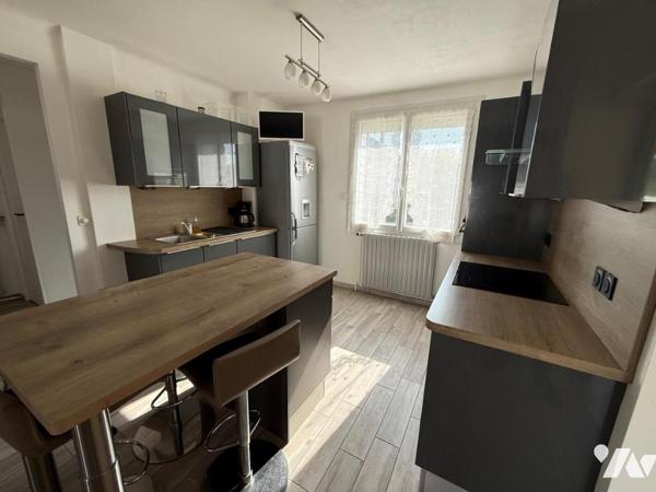 LAVAL, proche gare, Maison sur sous-sol