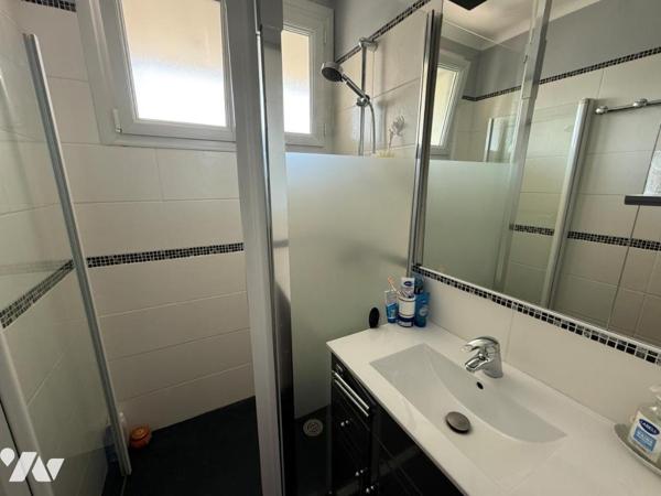 LAVAL, proche gare, Maison sur sous-sol