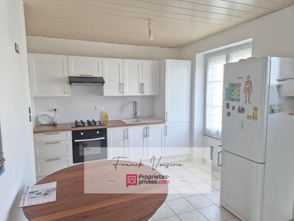 A VENDRE aux Herbiers, Maison de 79 m2 env avec 2 chambres et 1 bureau sur une parcelle de 349 m2 env