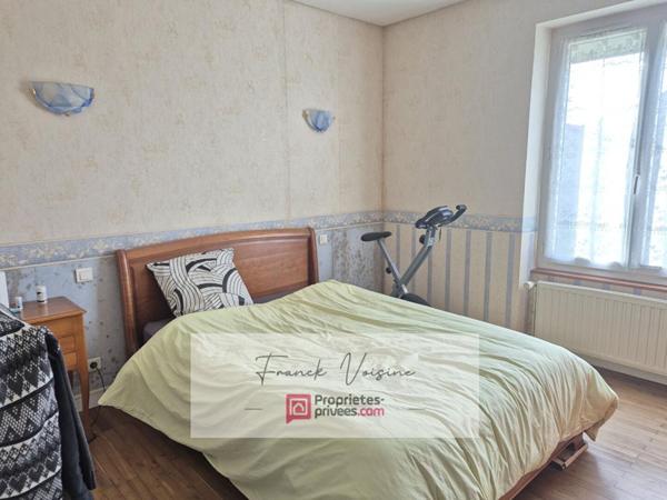 A VENDRE aux Herbiers, Maison de 79 m2 env avec 2 chambres et 1 bureau sur une parcelle de 349 m2 env