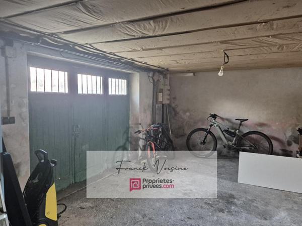 A VENDRE aux Herbiers, Maison de 79 m2 env avec 2 chambres et 1 bureau sur une parcelle de 349 m2 env