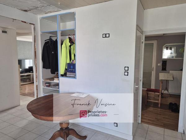 A VENDRE aux Herbiers, Maison de 79 m2 env avec 2 chambres et 1 bureau sur une parcelle de 349 m2 env