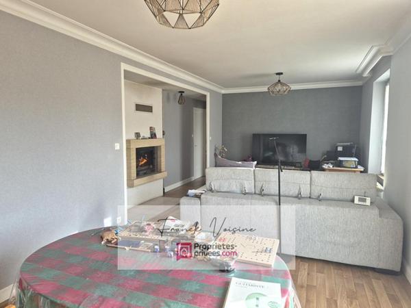 A VENDRE aux Herbiers, Maison de 79 m2 env avec 2 chambres et 1 bureau sur une parcelle de 349 m2 env