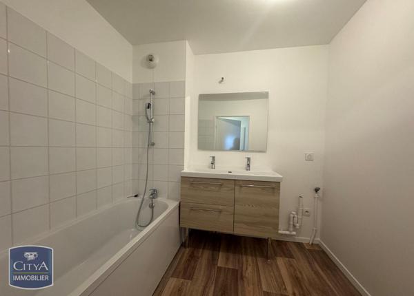 Appartement à louer 4 pièces 75.75m²