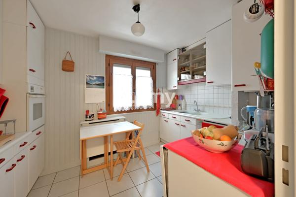 Parking + annexe + appartement + parking