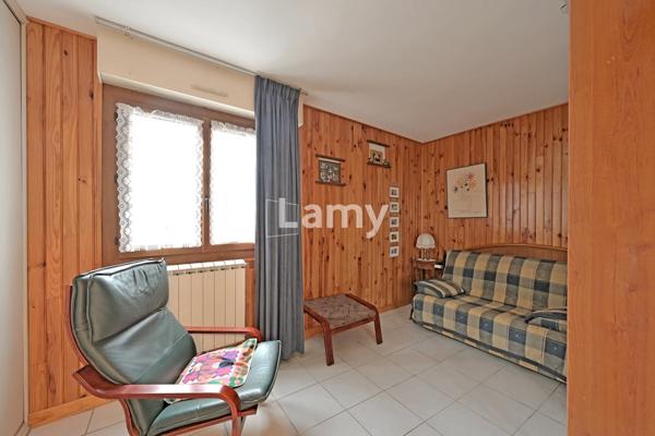 Parking + annexe + appartement + parking