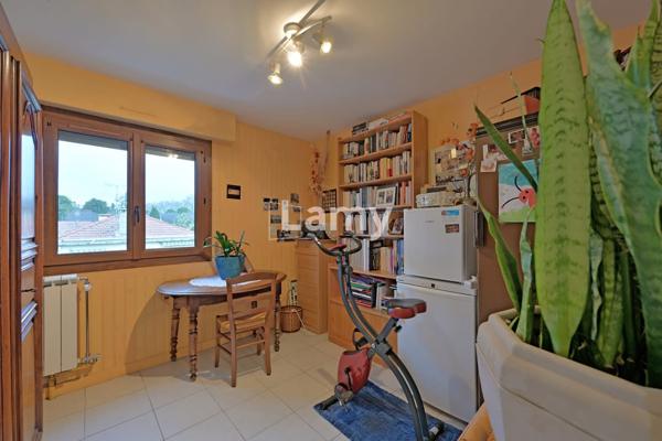 Parking + annexe + appartement + parking