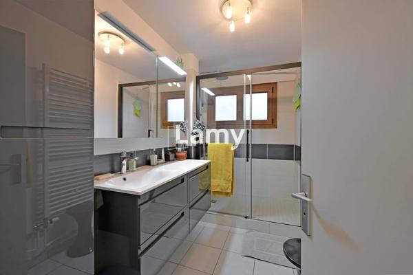 Parking + annexe + appartement + parking