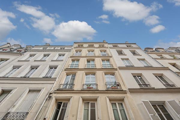 Location meublée - Paris 75001- 1 chambre - 50m²- Les Halles/ rue de la Grande Truanderie