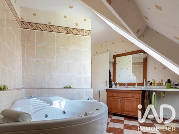 Maison à vendre 8 pièces 242 m² Serris